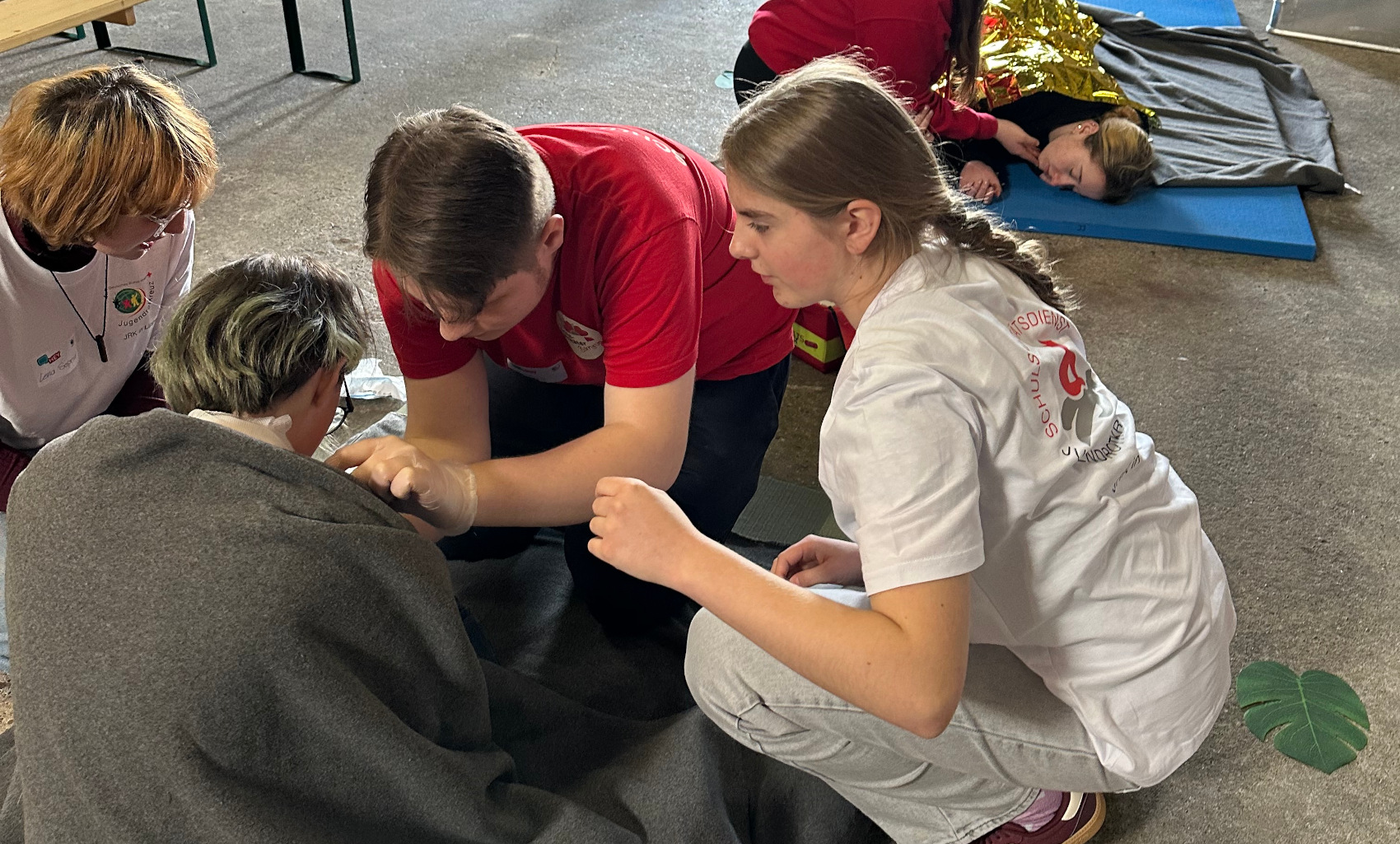 Versorgung einer großflächige Brandverletzung und einer Bewusstlosigkeit